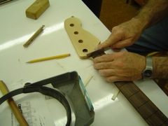 Cutting slot for neck