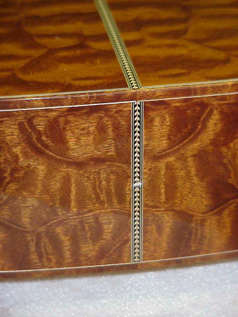 Butt joint of mahogany guitar